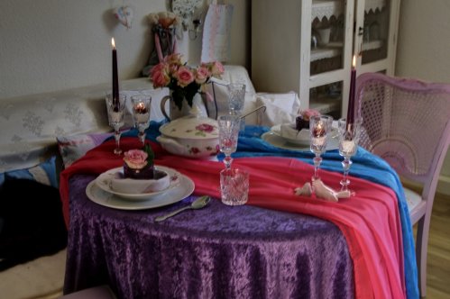 Der fertig gedeckte Tischo